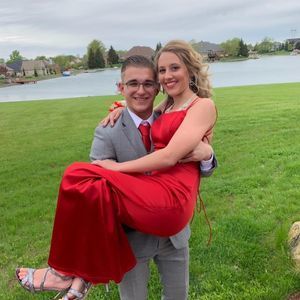 Meet your Posher, Avery